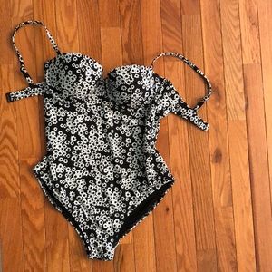 Old Navy bathing suit